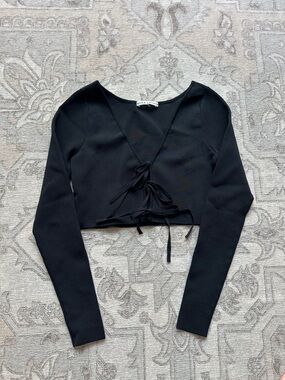 Alice + Olivia Black Tie-Front Long-Sleeve Crop Top